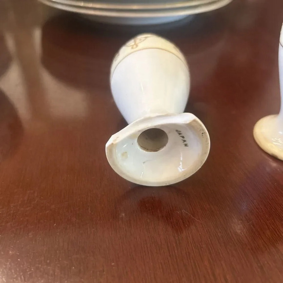 Vintage NORITAKE Salt & Pepper Shakers Hand Gilded Gold No.175 Without Stoppers - Picture 5 of 7